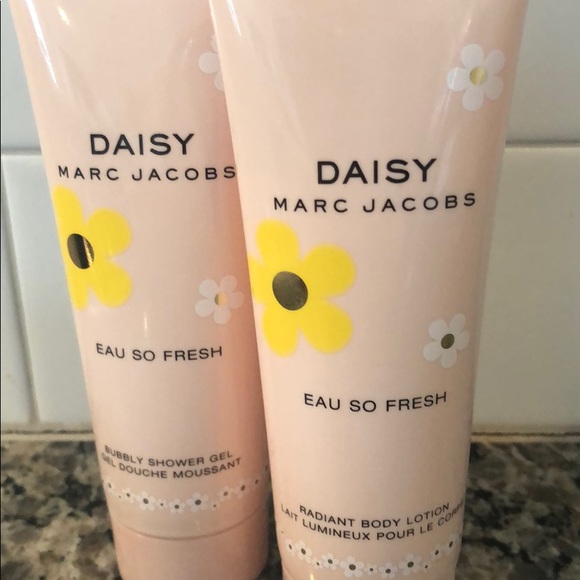 marc jacobs daisy shower gel